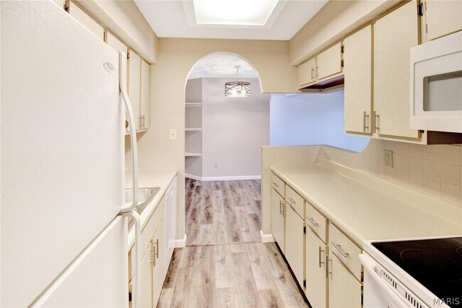 Building Photo - 121 Shirley Ridge Dr