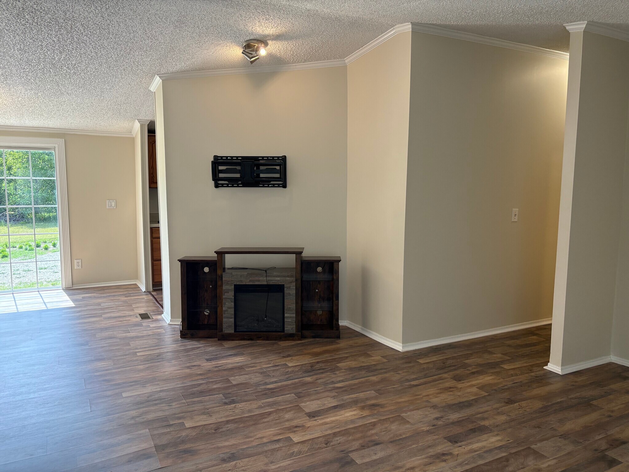 Building Photo - 4373 Laney Rd