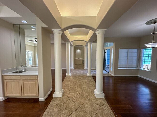 Building Photo - COMING SOON! Single Story 3 Bedroom Home for Rent in Newhall!