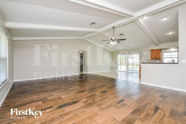 Building Photo - 406 SE 10th Ave