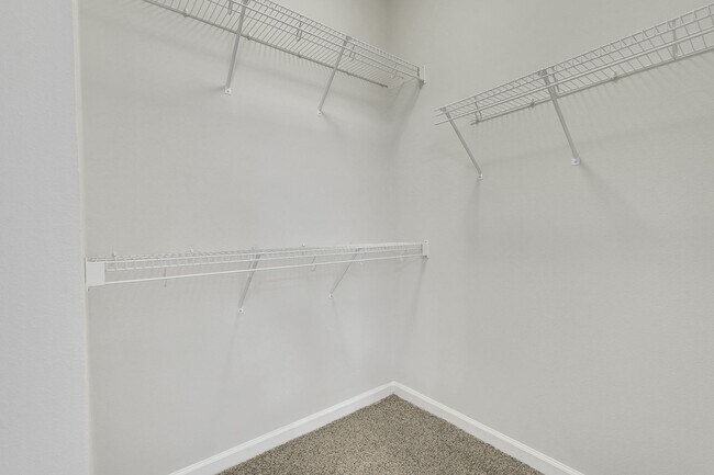Building Photo - 145 Red Oak Dr