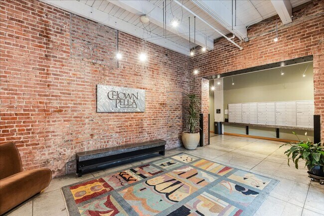 Building Photo - 416 NW 13th Ave