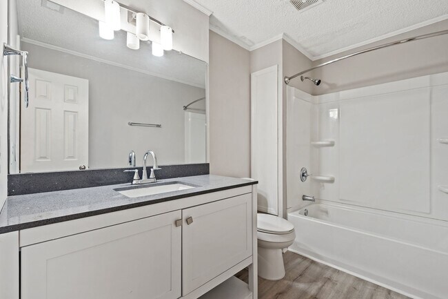 Building Photo - 9 Hayti Ln