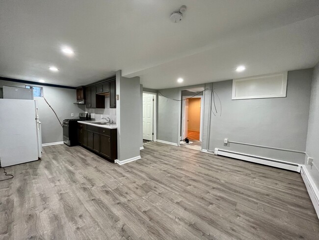 Building Photo - Harriet