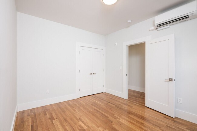 Building Photo - Totally Unique BU Apartment. Now with higher cei...