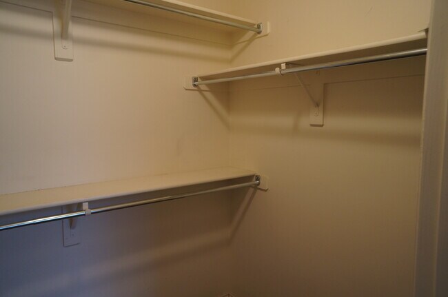 Building Photo - 944 Longleaf Dr