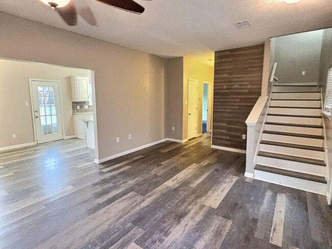 Building Photo - 9301 Blueberry Dr