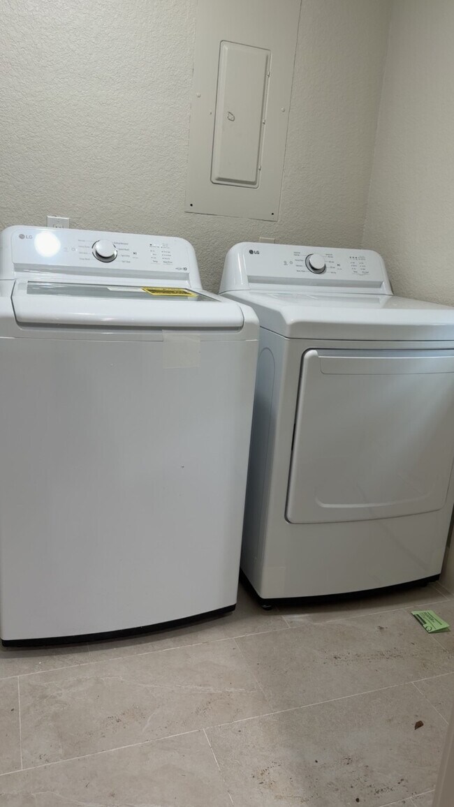 Building Photo - 13406 Shady Ln