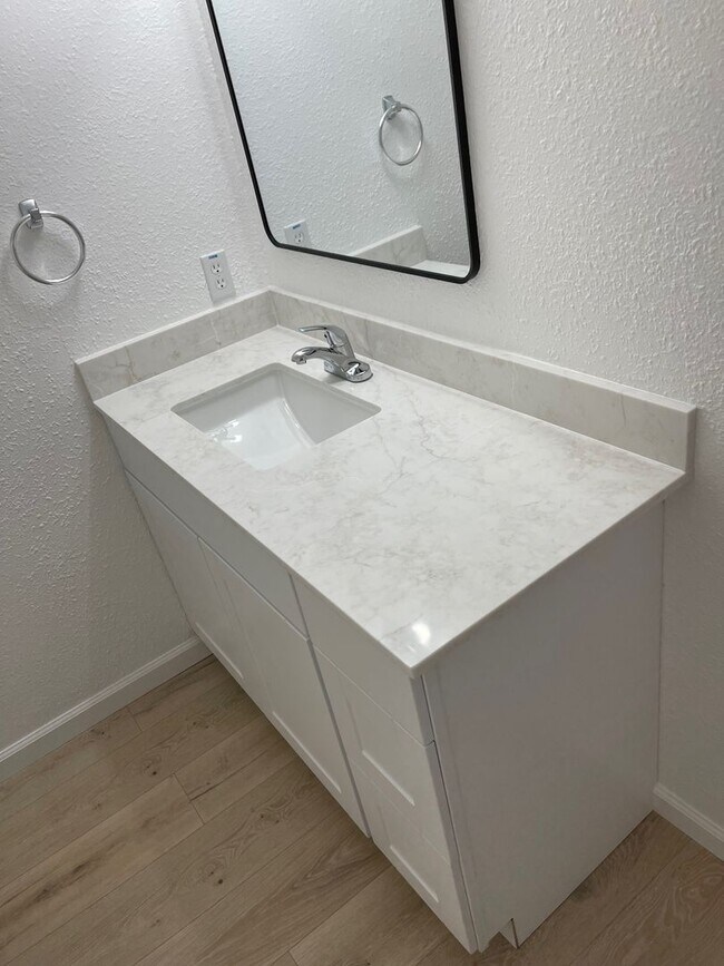 Building Photo - 1305 Sylvan Meadows Dr