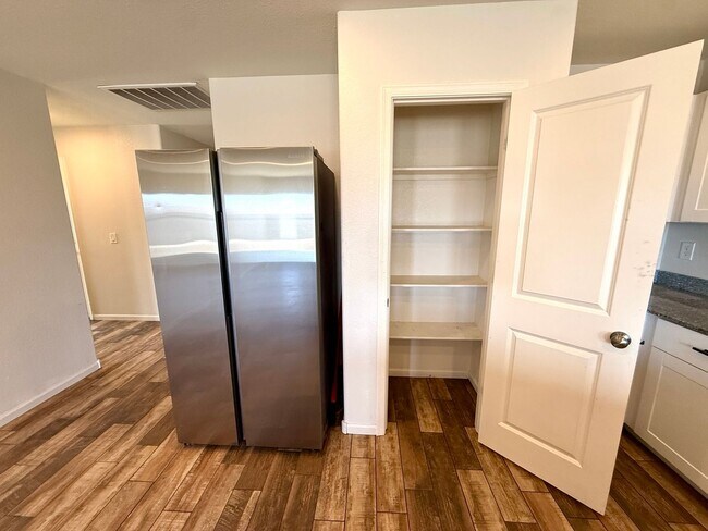 Building Photo - Beautifully Updated 4 Bedroom Home in Valley Springs Estates- Available Now!