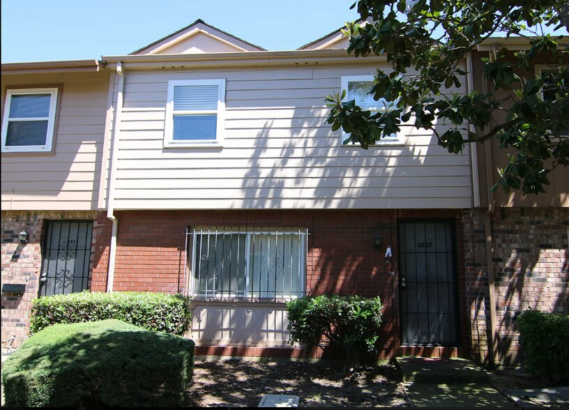 Building Photo - 4207 Brookfield Dr