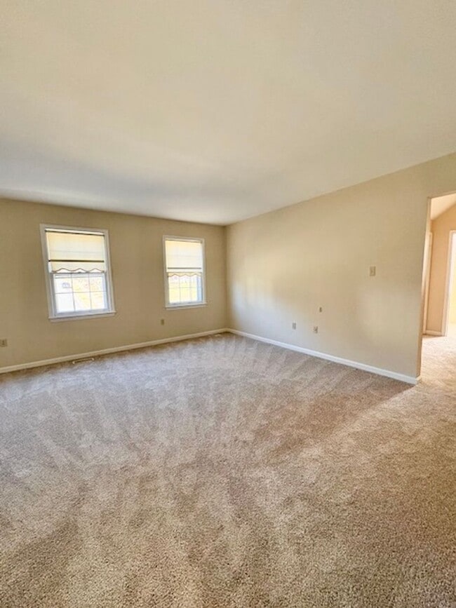 Building Photo - 6825 Spring Beauty Ct