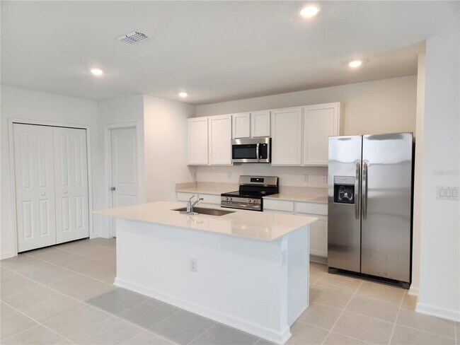 Building Photo - 1227 Belle Isle Ln