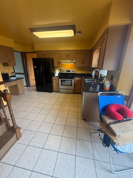 Building Photo - 2552 Roundtree Cir