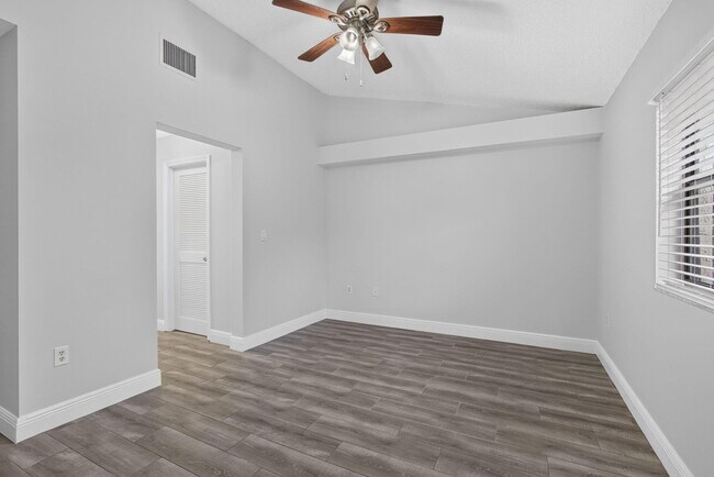Building Photo - 12708 Shoreline Dr
