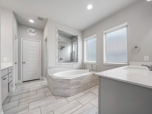 Building Photo - 15039 Montezuma Quail Dr