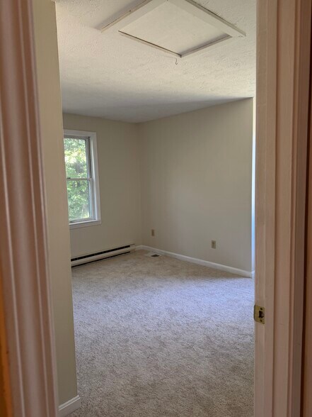 Upstairs BR 1 - 109B County Rd