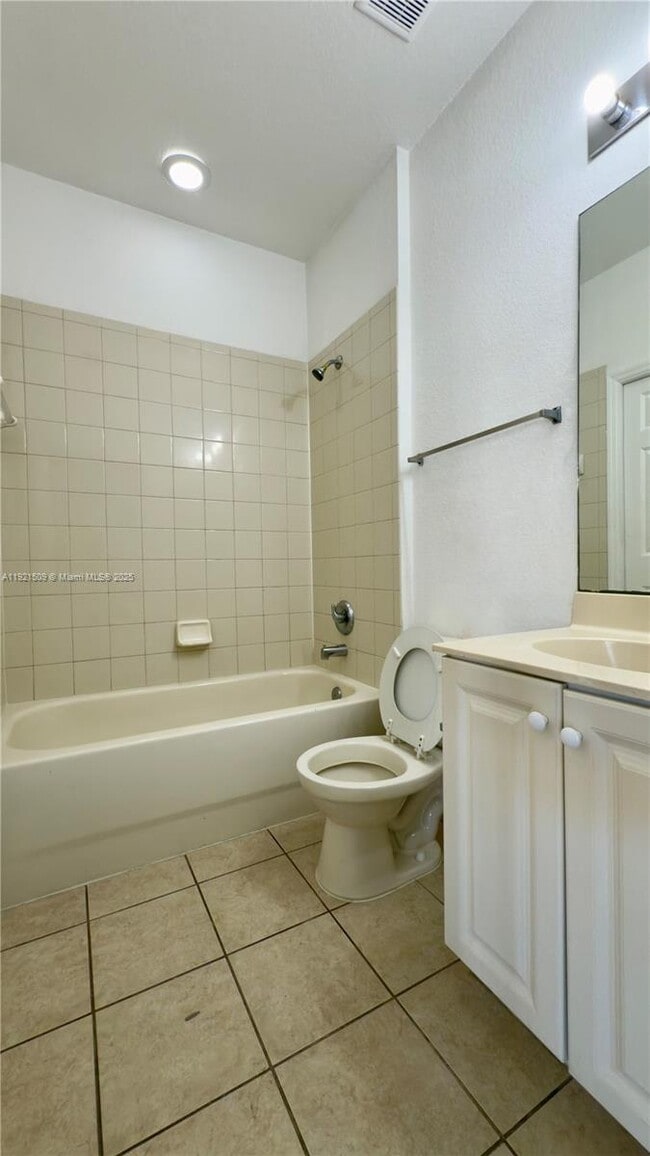 Building Photo - 1109 Lucaya Dr