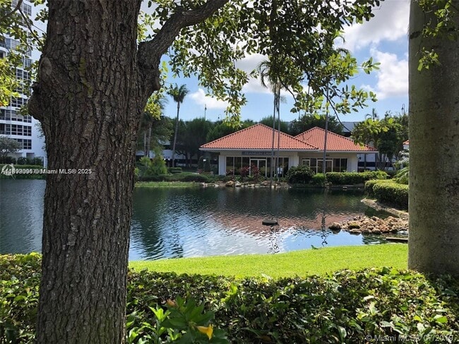 Building Photo - 3530 Mystic Pointe Dr