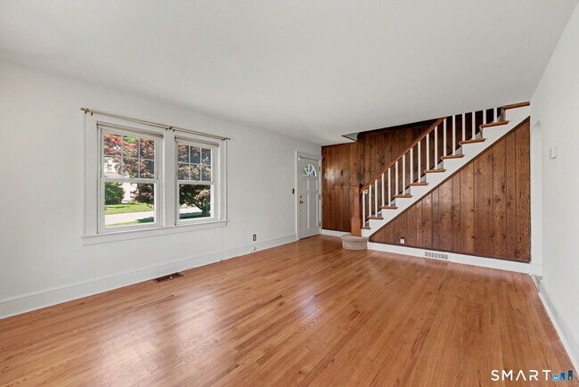 Building Photo - 21 Victory Ct