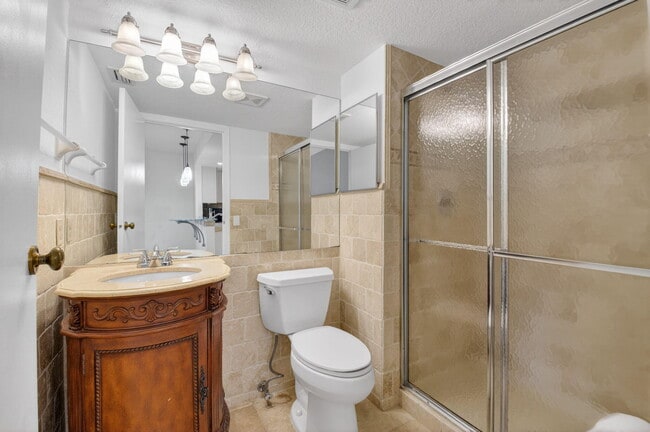 Building Photo - 10253 Riverbend Terrace