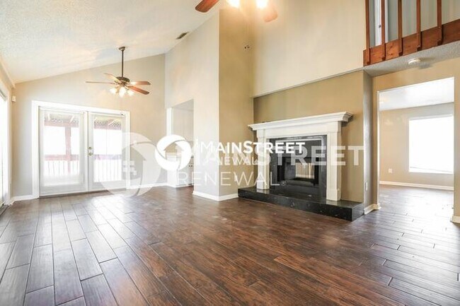 Building Photo - 3 Bedroom Pet-Friendly Home in SARASOTA, FL with Main Street Renewal