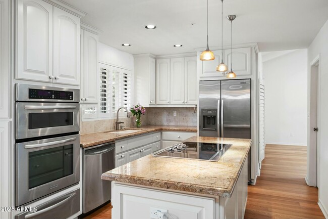 Building Photo - 8526 E Vista Del Lago