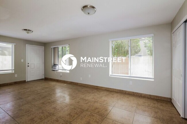 Building Photo - 4 Bedroom Pet-Friendly Home in Glendale, AZ with Main Street Renewal