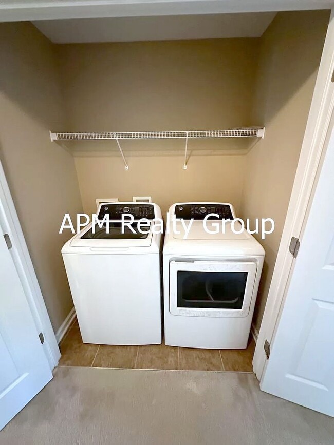 Building Photo - Saluda Springs Townhome