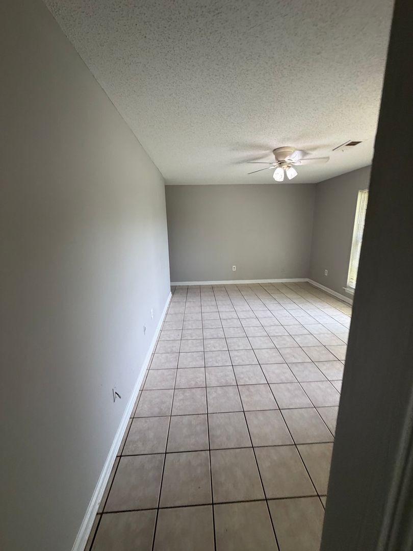 Building Photo - 5596 Karen Dr