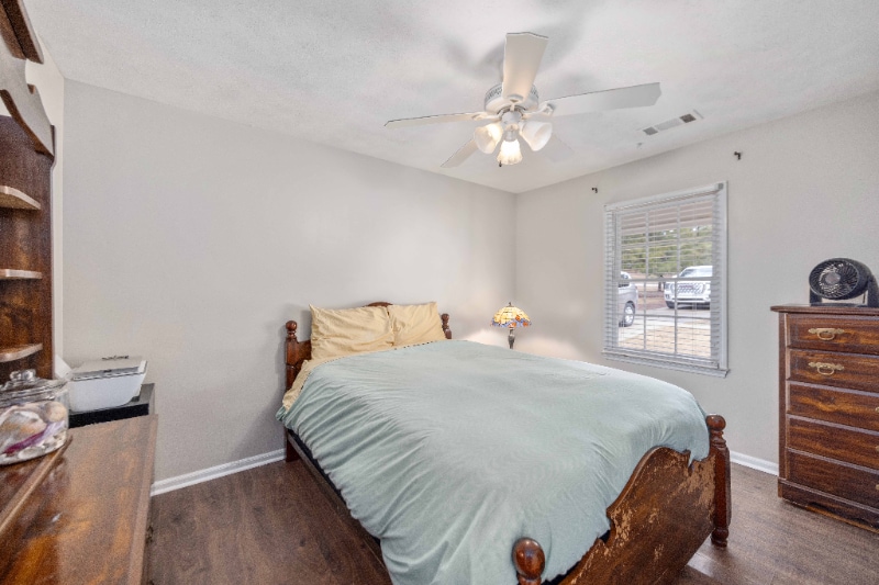 Building Photo - 99 Southview Dr