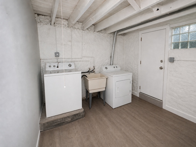 Building Photo - Three-Bedroom Home In Baltimore