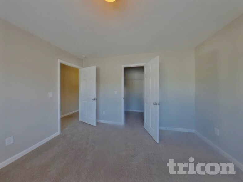 Building Photo - 5003 Mallison Way