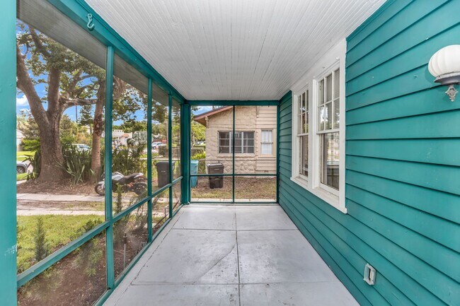 Building Photo - Renovated, 3/2 single family home in Historic Eola Heights district