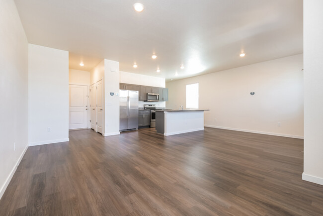 Building Photo - Beautiful 4 Bedroom in Thornton