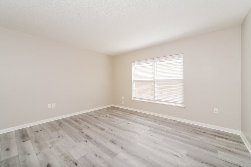 Building Photo - 4811 Petal Pawpaw Ln