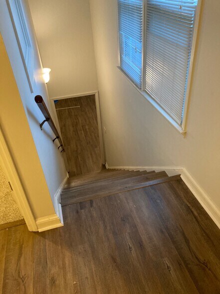 Stairs to upstairs master suite - 103 Lisa Ln
