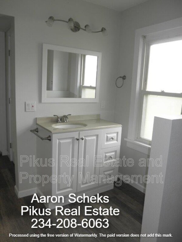Building Photo - 12777 Market Ave N