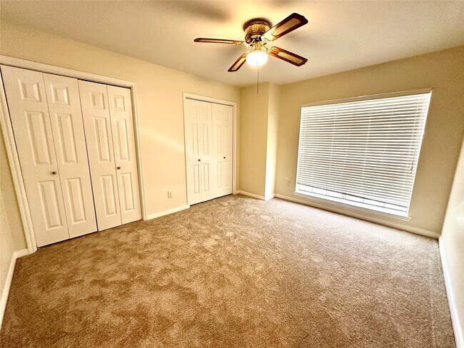 Building Photo - 3302 Richland Dr