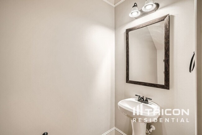 Building Photo - 1060 Del Mar Club Dr