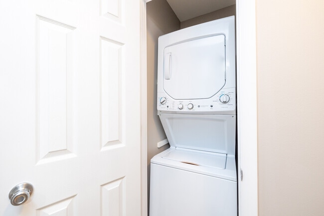 Building Photo - Shady Lane