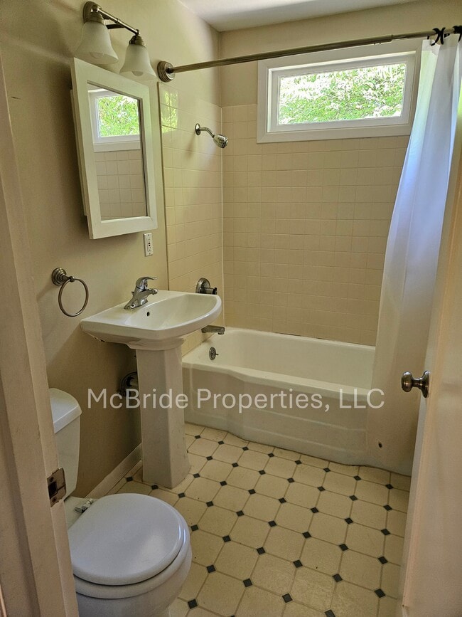 Building Photo - 260 N Knights Bridge Rd