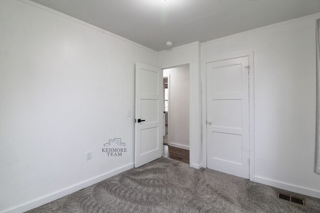 Building Photo - 3 Bed/1 Bath Duplex in Central Richland