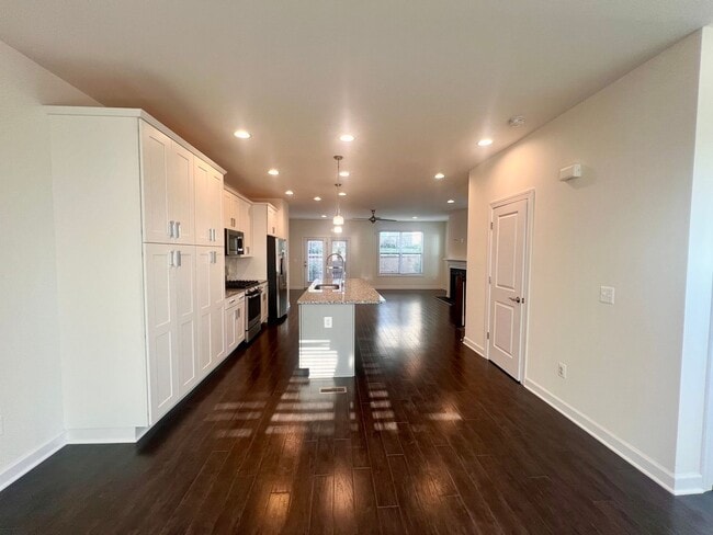 Building Photo - 1674 Delphi Dr