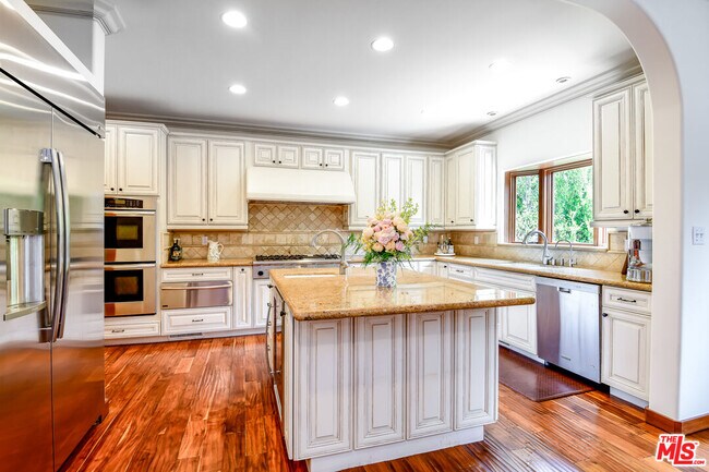 Building Photo - 16790 Marquez Ave