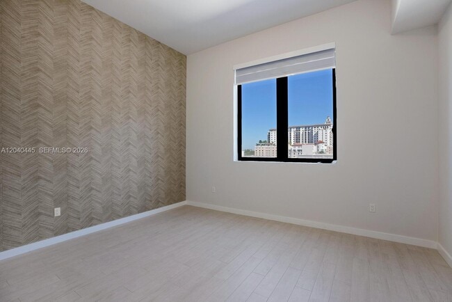 Building Photo - 275 Giralda Ave