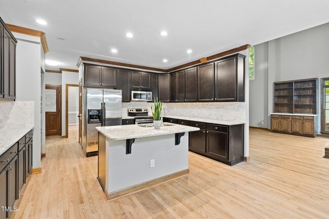 Building Photo - 1008 W Sterlington Pl