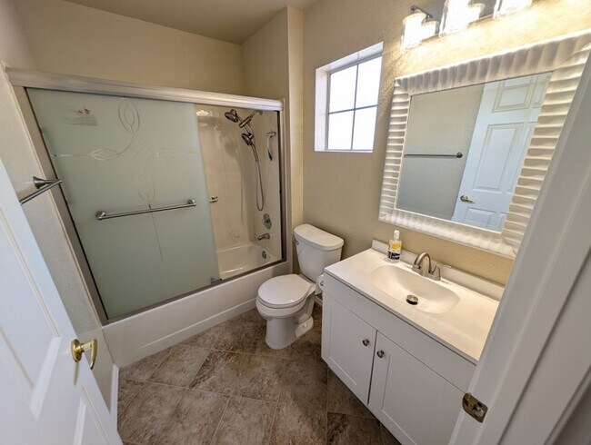 Building Photo - 9729 Buckhorn Dr