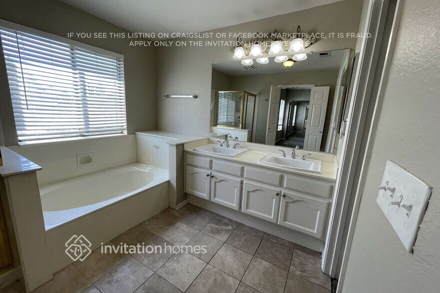 Building Photo - 4616 Country Hls Dr
