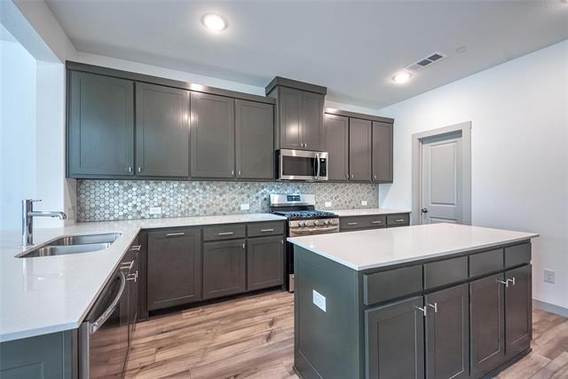 Building Photo - 692 Vista Oaks Rd